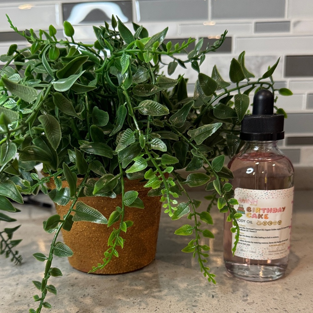 AMINNAH - Birthday Cake Body Oil